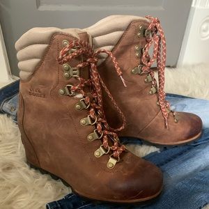 Sorel Wedge Lace-up Ankle Boot